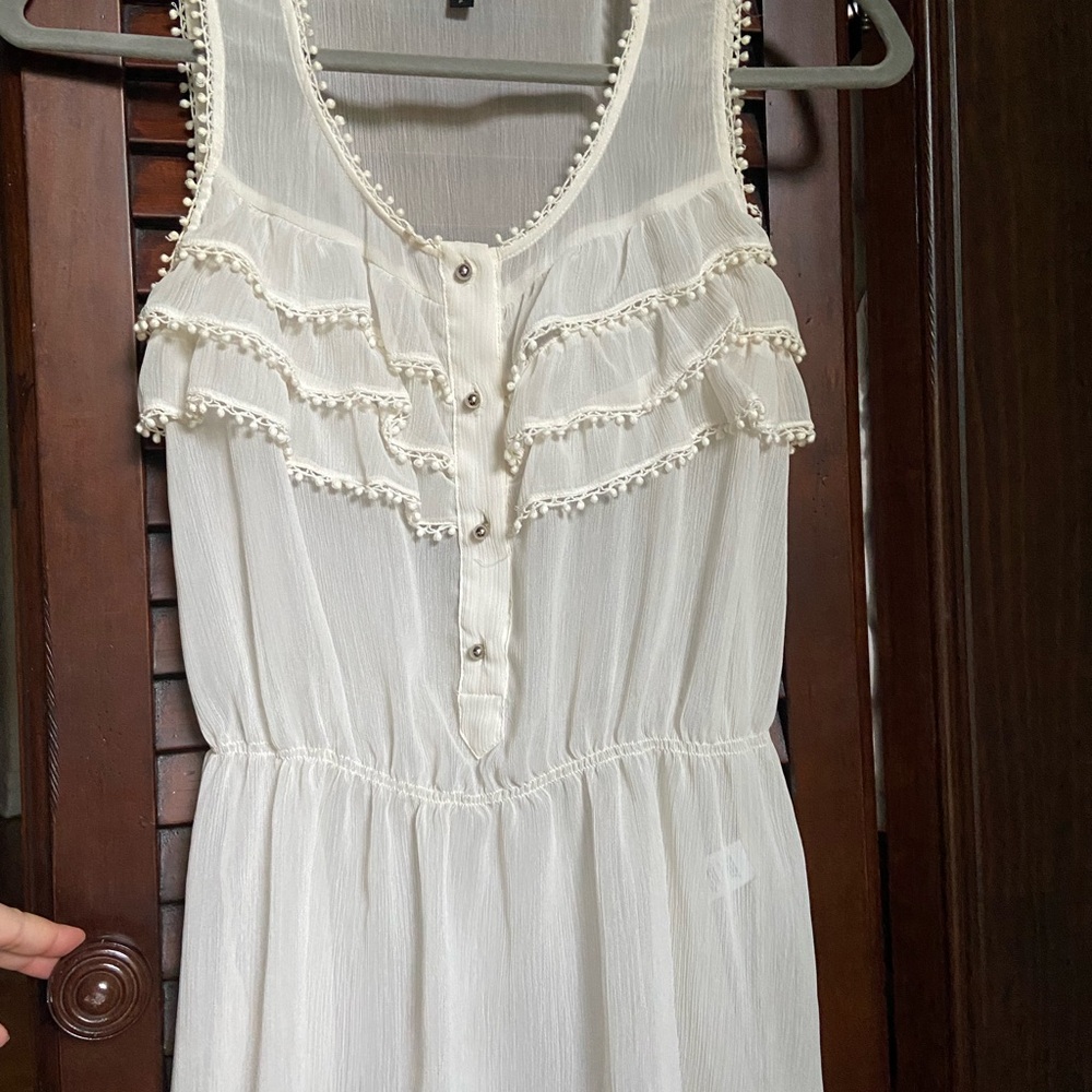 Express Ruffle Blouse - Picture 3 of 7
